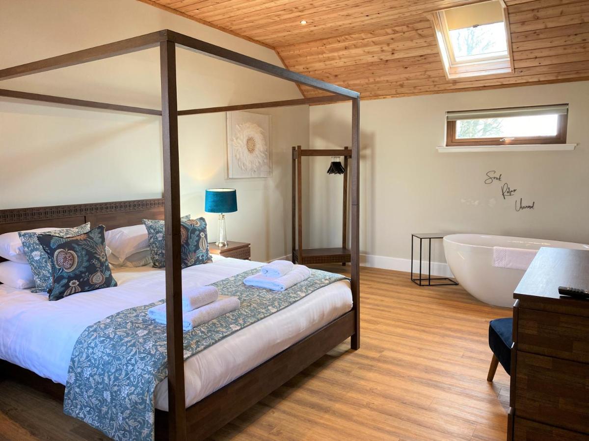 Pheasant Lodge With Hot Tub Forgandenny Екстериор снимка